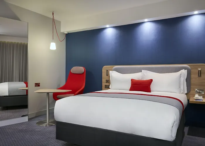 Express Centre By Ihg Hotel 3*