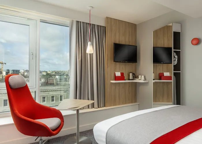 Express Centre By Ihg Hotel 3*