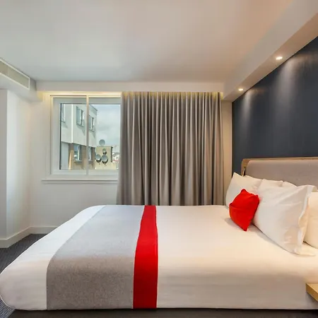 Express Centre By Ihg Hotel 3*