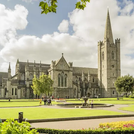 Express Centre By Ihg