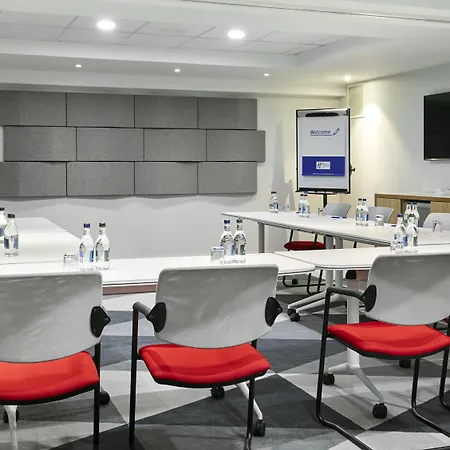 Hotel Express Centre By Ihg