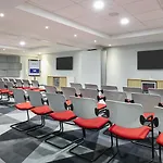Express Centre By Ihg 3*