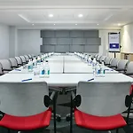 Express Centre By Ihg Hotel 3*