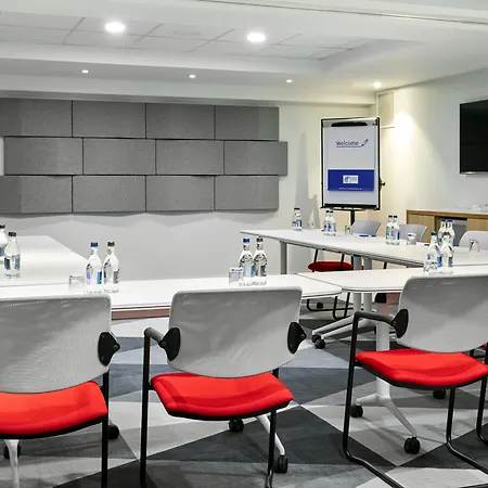 Hotel Express Centre By Ihg 3*