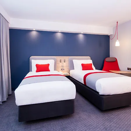 Express Centre By Ihg Hotel 3*