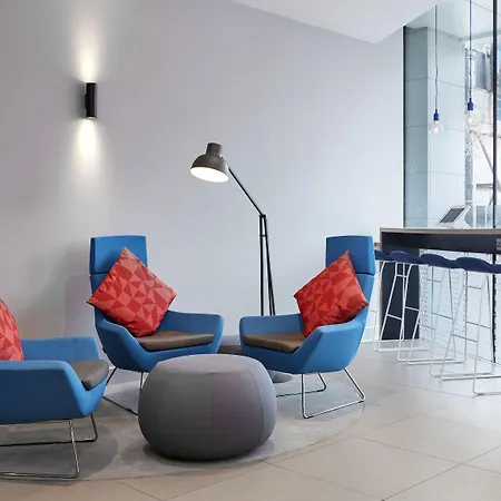 Hotel Express Centre By Ihg