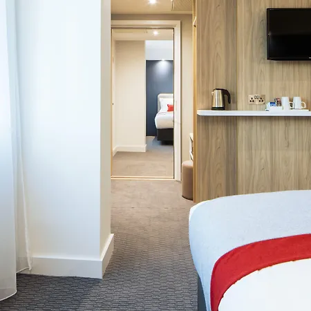 Hotel Express Centre By Ihg