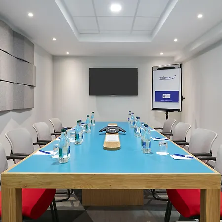 Hotel Express Centre By Ihg 3*