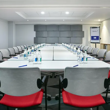 Express Centre By Ihg Hotel 3*
