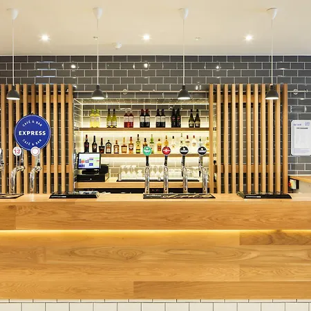 Отель Express Centre By Ihg 3*