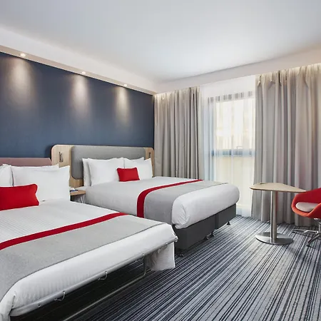 Express Centre By Ihg Hotel 3*