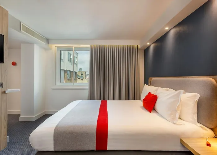 Express Centre By Ihg Hotel 3*