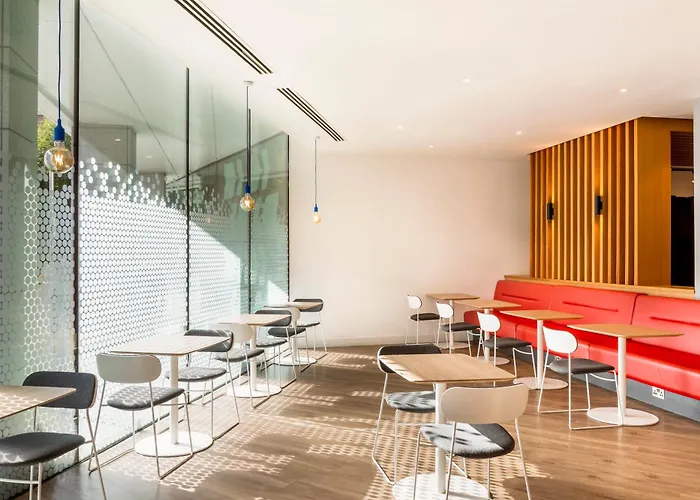 Отель Express Centre By Ihg 3*