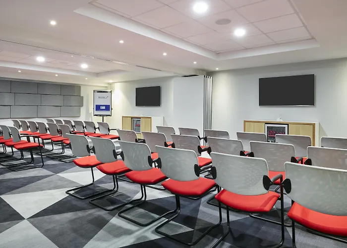 Express Centre By Ihg 3*