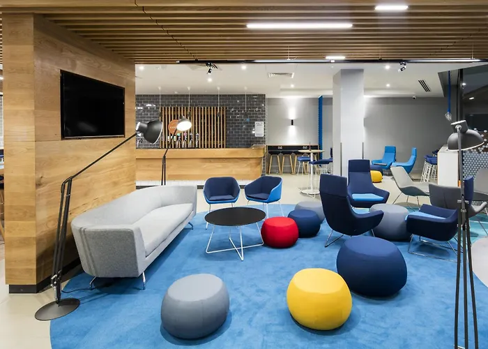 Express Centre By Ihg Hotel 3*