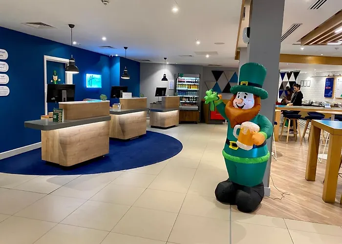 Hotel Express Centre By Ihg 3*