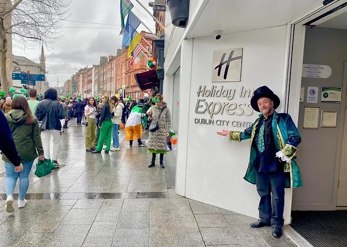 Express Centre By Ihg 3*