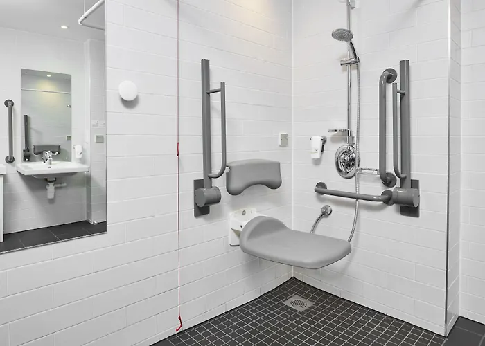 Express Centre By Ihg 3*