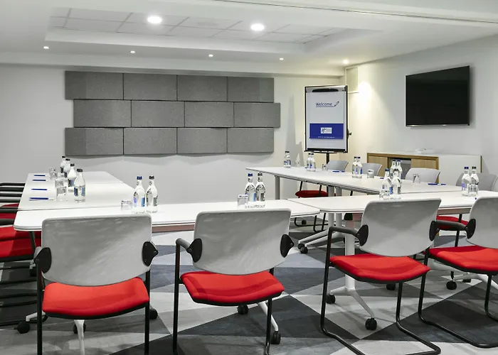 Hotel Express Centre By Ihg